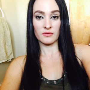 Meet your Posher, Oralia